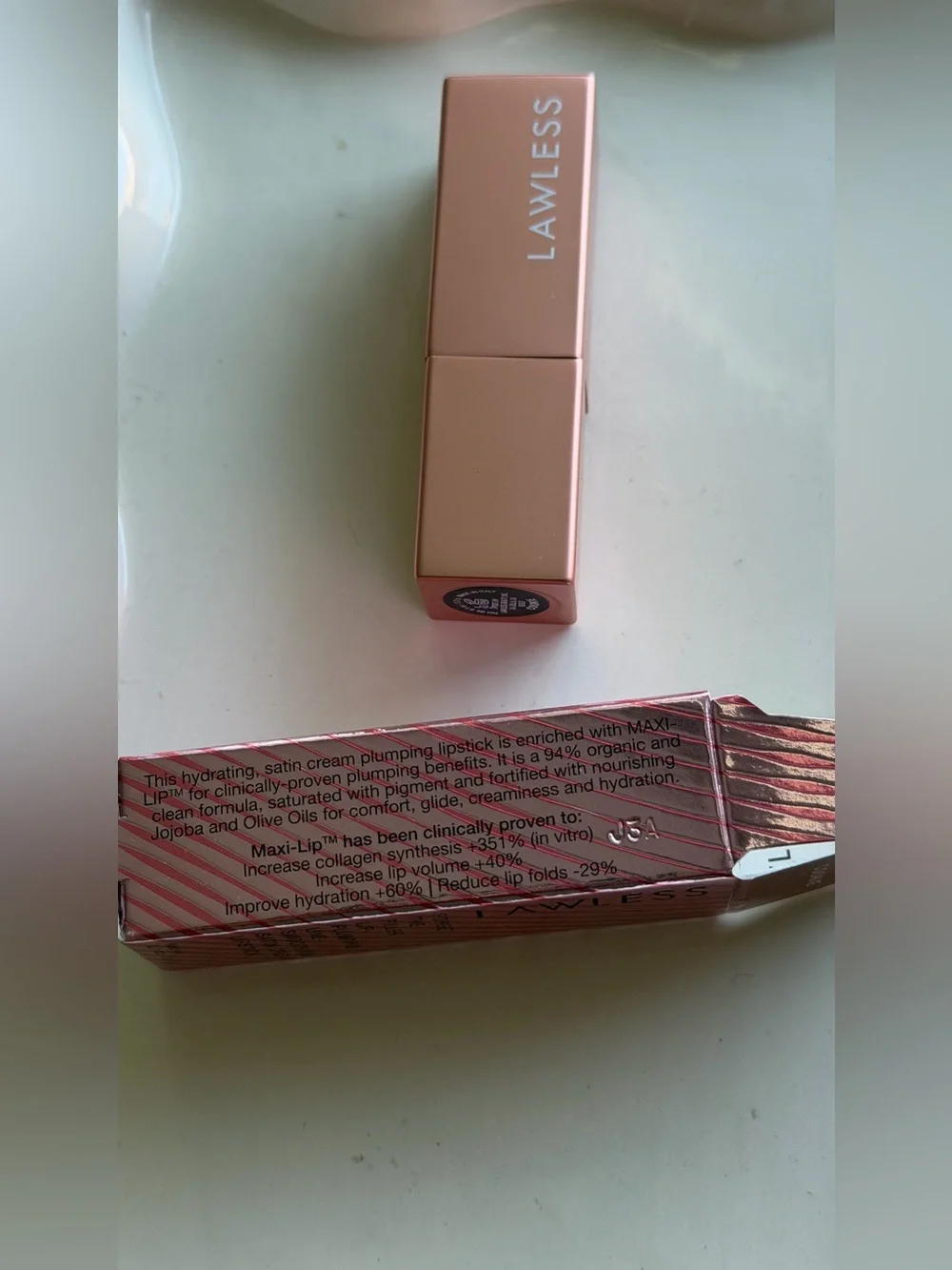 NIB LAWLESS FORGET THE FILLER LIP-PLUMPING LINE-SMOOTHING SATIN CREAM LIPSTICK